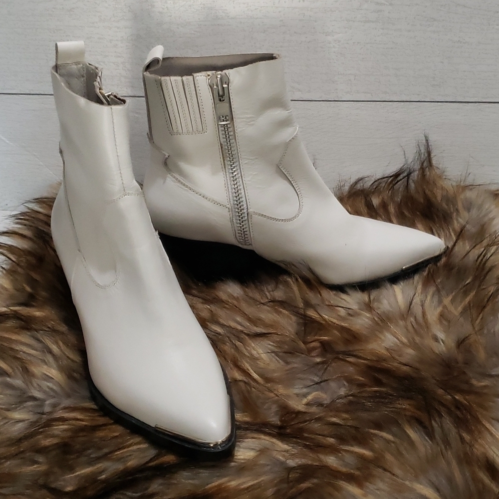 Jeffrey Campbell white mid calf white full zip cowgirl women's boots size 9.5